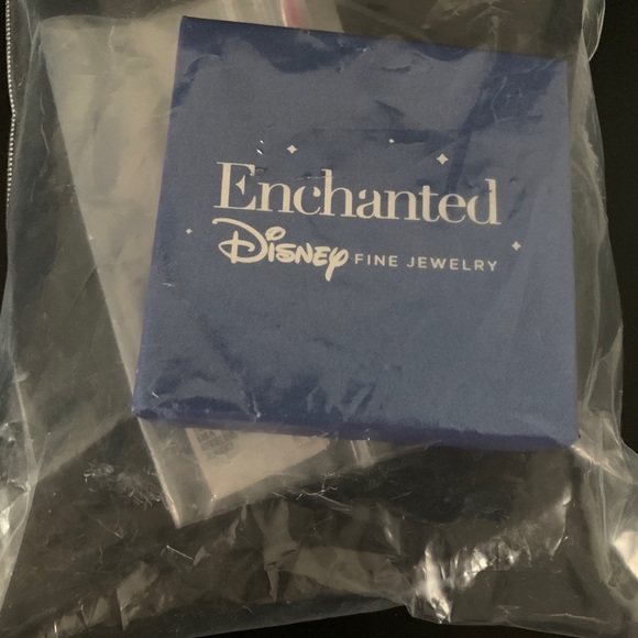 Enchanted Disney Jewelry Sterling Silver 1/10CTTW Diamond & Pearl Ariel necklace - Picture 9 of 9